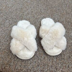 White fluffy slippers size 7-8